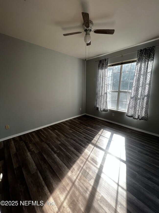 Building Photo - 201 Colima Ct