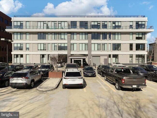 Building Photo - 801 N Fairfax St