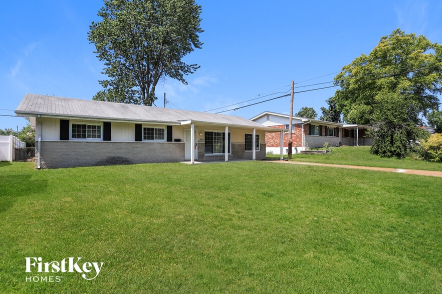 Building Photo - 1830 Jenkee Ave