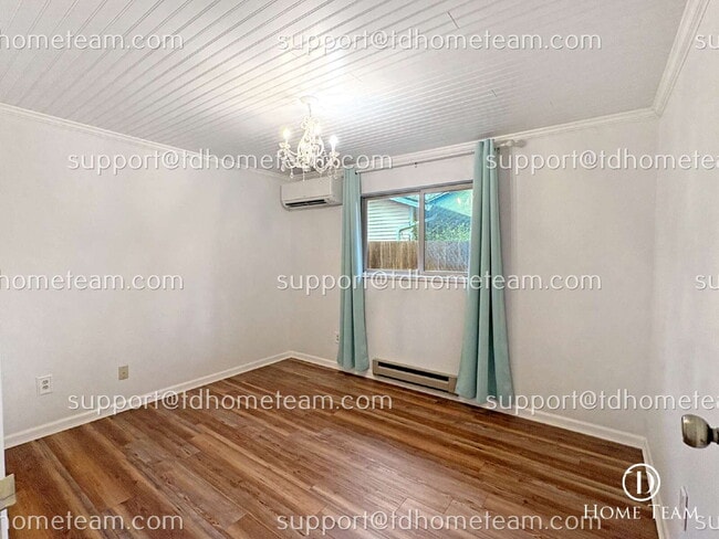 Building Photo - "Charming 3-Bed Bothell Home with Granite Touches, Cozy Fireplace, and Gleaming Hardwood Floors!"