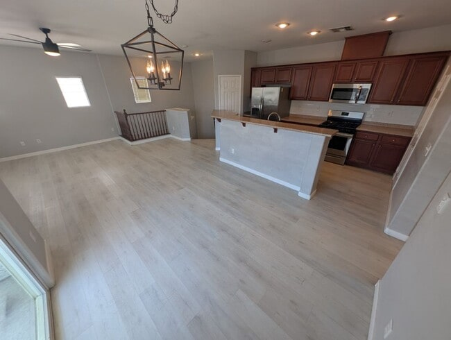 Building Photo - 9120 Alpine Grove Ave