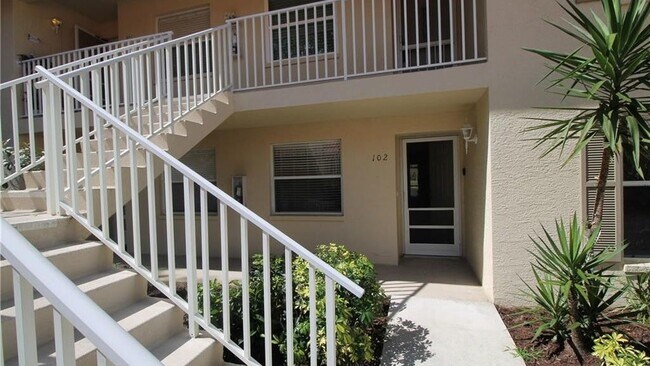 Building Photo - 273 Robin Hood Cir