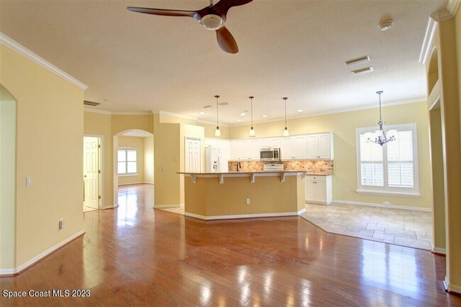 Building Photo - 1648 Kestrel Ct