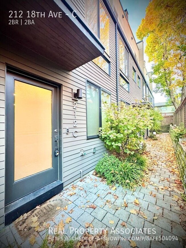 Building Photo - 212 18th Ave