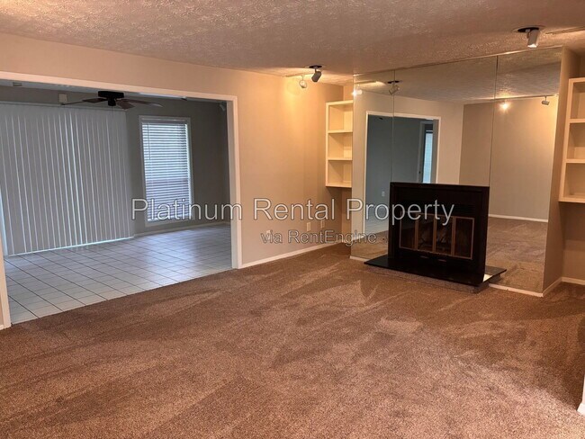 Building Photo - 402 Wynnes Ridge Cir SE