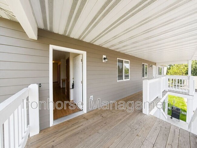 Building Photo - 8 Michael Grove Ave