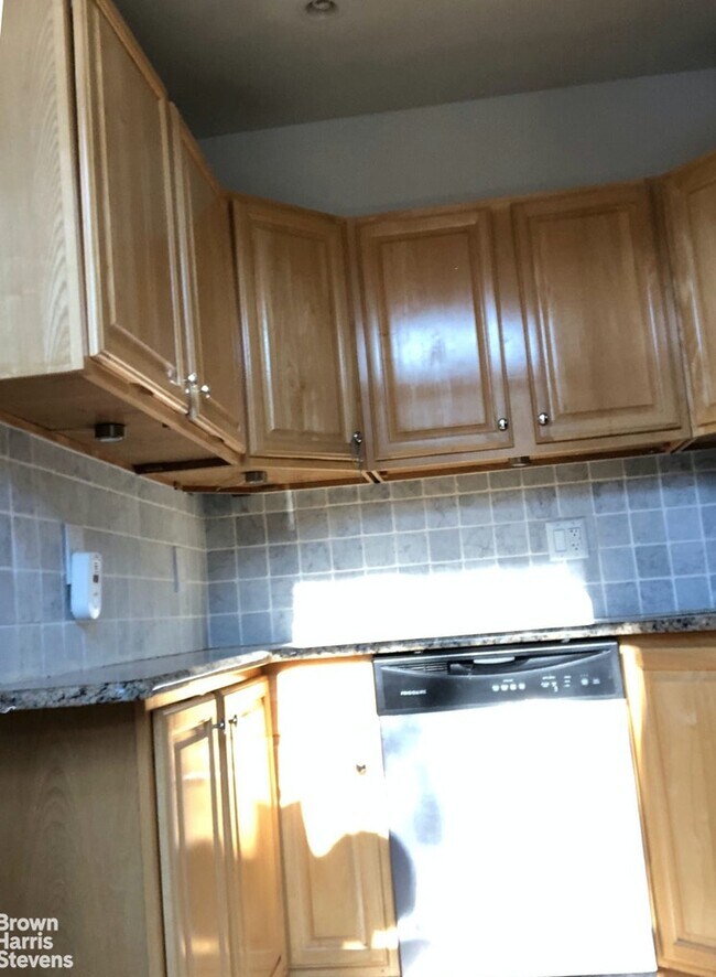 Building Photo - Cobble Hill Big Floor