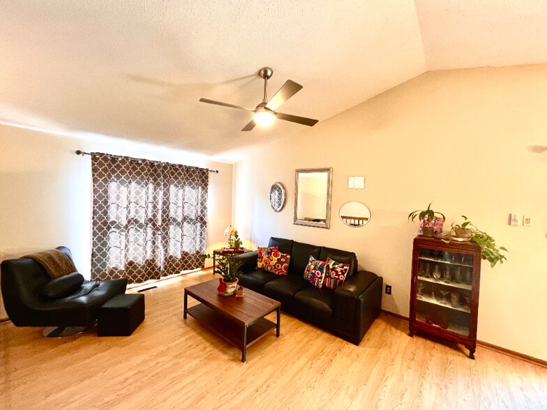 Building Photo - 17604 Lorence Way