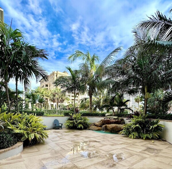 Building Photo - 2501 S Ocean Blvd