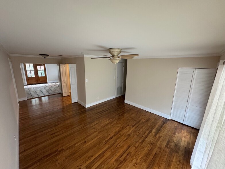Living Room - 406 Rosa Ave
