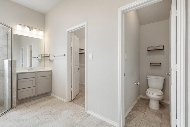 Building Photo - 2630 River Pointe