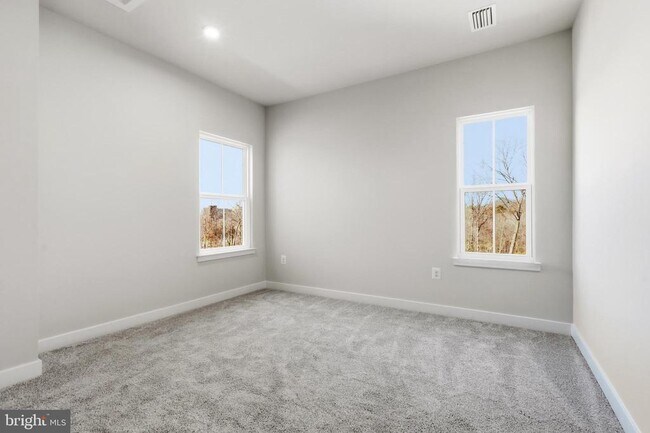 Building Photo - 9399 Edenderry Dr