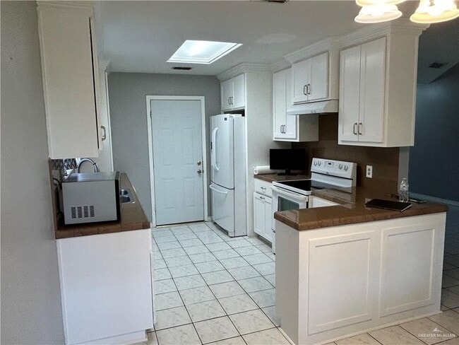 Building Photo - 1512 W Cherry Blossom Cir