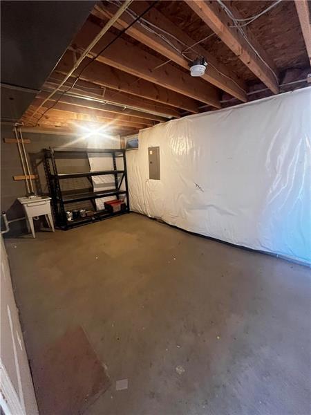 Building Photo - 510 W Village Green Blvd