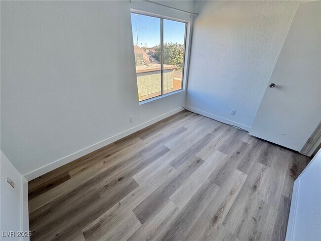 Building Photo - 1424 Santa Anita Dr