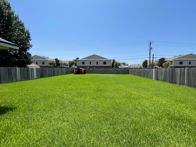 Building Photo - Beautiful Home Located In North Bossier