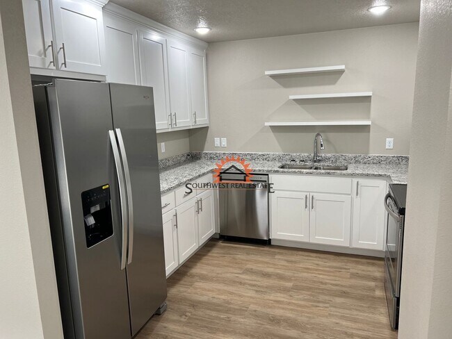 Building Photo - 1320 Sonora Rd