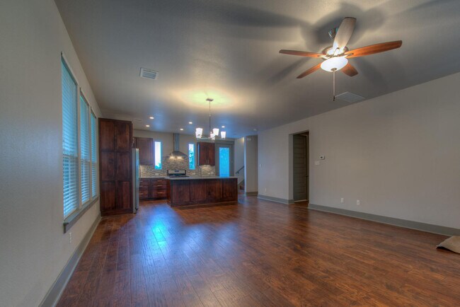 Building Photo - 3110 Grandview St
