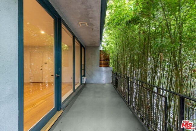 Building Photo - 1155 N Clark St