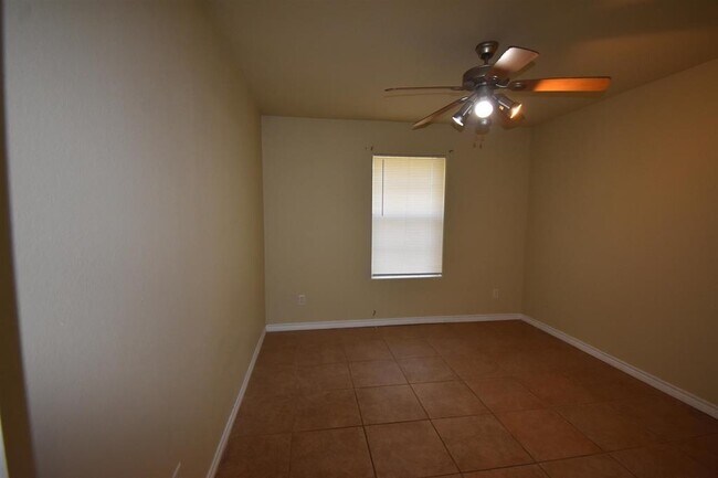 Building Photo - 104 Alyssa Dr