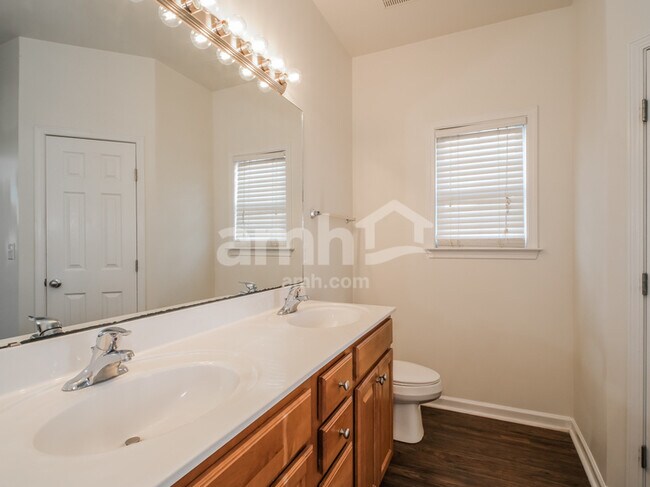 Building Photo - 1408 Parkland Way