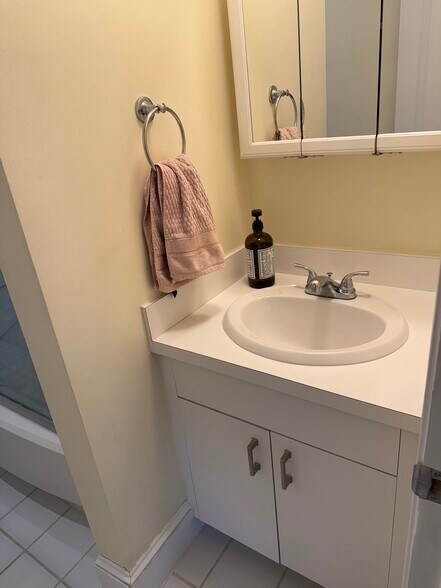 Building Photo - 51 N Main St