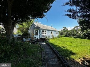 Building Photo - 3127 Wayne Rd