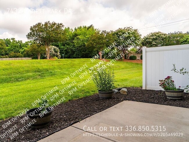 Building Photo - 7432 Garett Park Dr