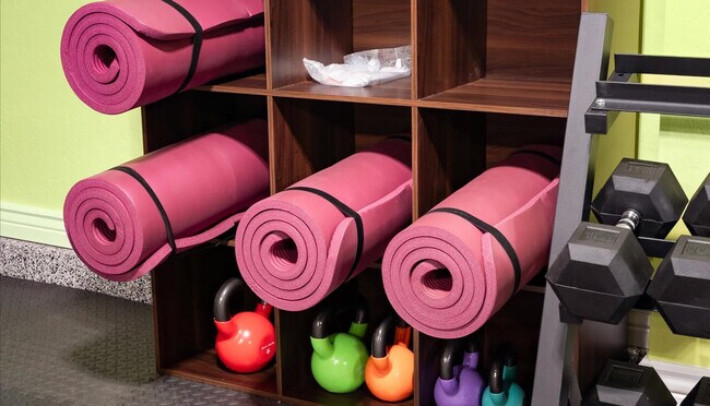 Building Photo - 2431 E Laurel St