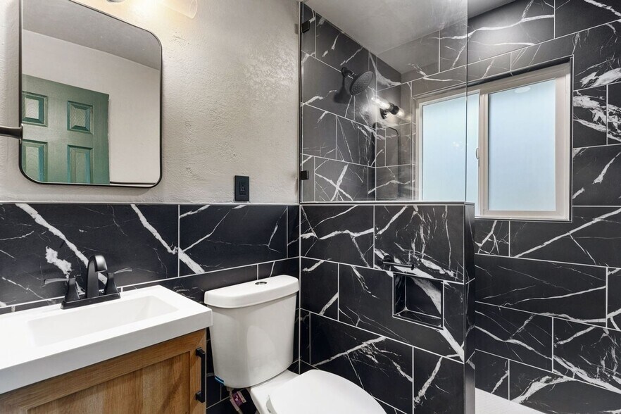 Building Photo - 405 Wilhelmia Ave