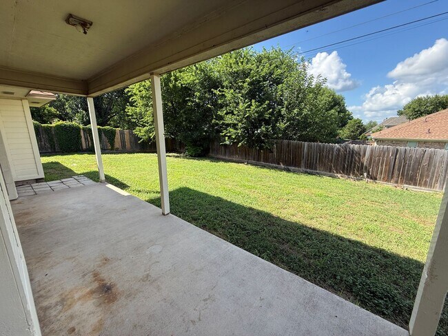 Building Photo - 1815 Diana Ln
