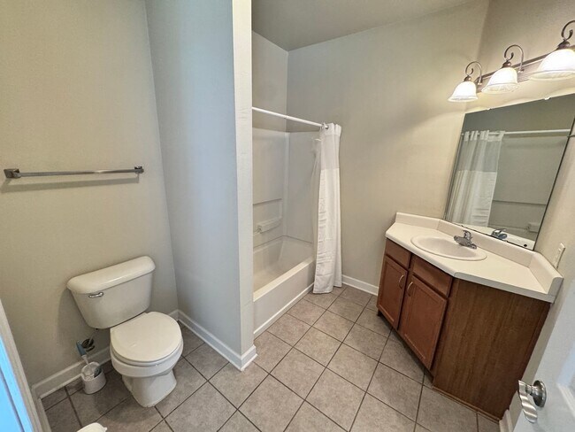 Building Photo - 2BD/2BA FOR RENT