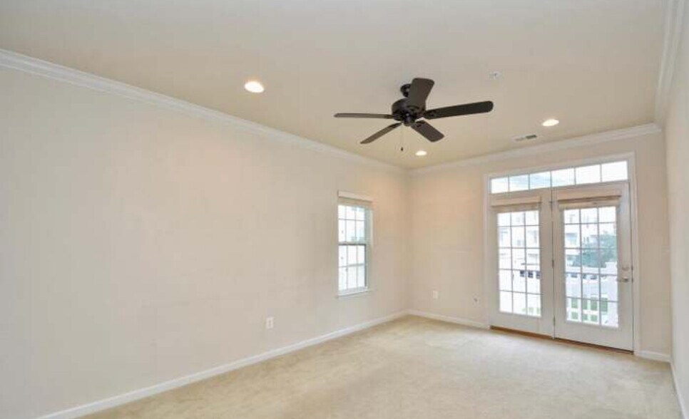 Building Photo - 904 Hall Station Dr