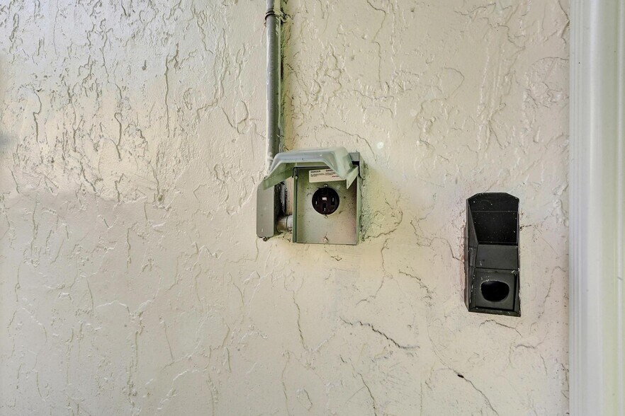 EV Charging Outlet - 8105 SW 19th St