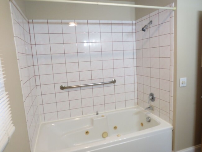 Building Photo - 3 Bedroom (1 non egress) / 1 3/4 Bath Hous...