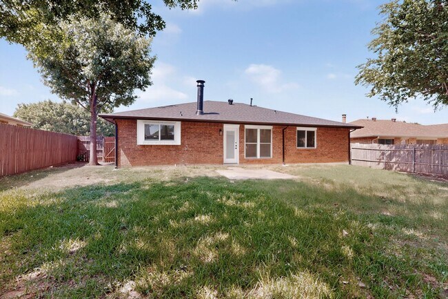 Building Photo - Gem In Flower Mound Waiting On You!!!