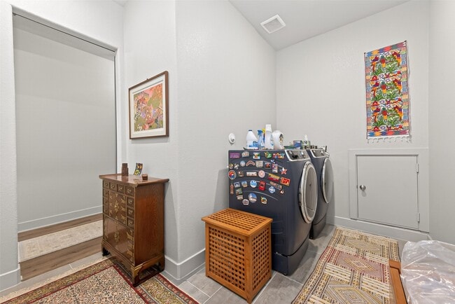 Building Photo - 9979 Pebble Glen Dr