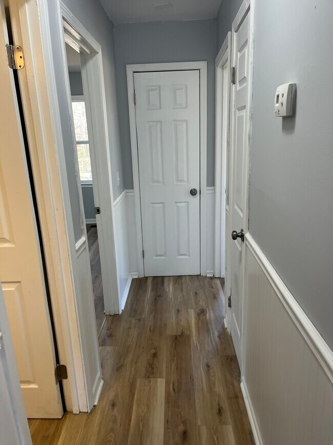 Building Photo - 7613 Mine Valley Rd