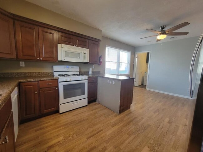 Building Photo - 62 Seabreeze Way