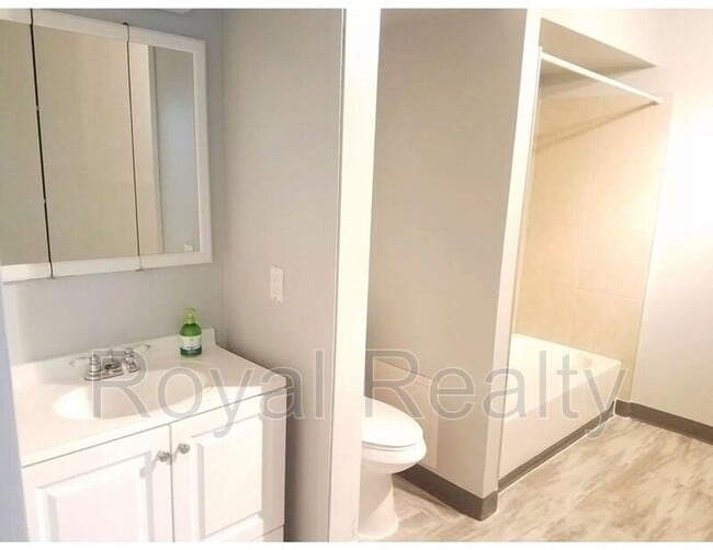 Building Photo - 1600 Wilikina Dr