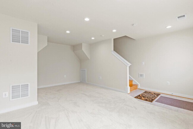 Building Photo - 42394 Pale Iris Terrace