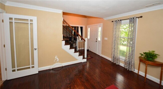 Building Photo - Close to Naval Base NOB!