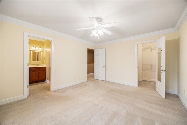 Building Photo - 1938 Tudor Court