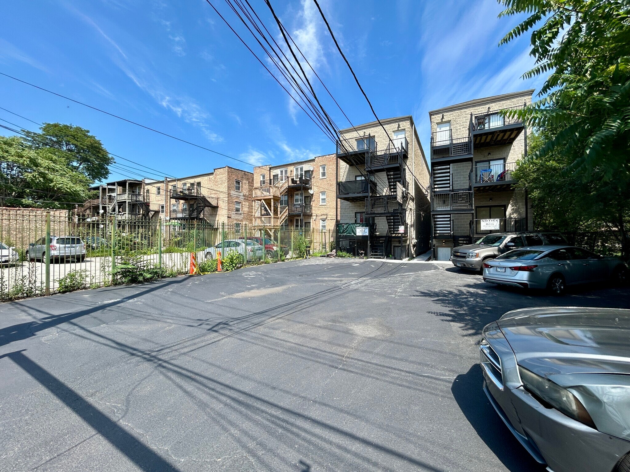 Building Photo - 5642 S Prairie Ave