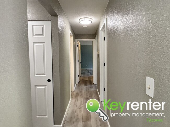 Building Photo - Remodeled 3-Bedroom Home in Steilacoom wit...