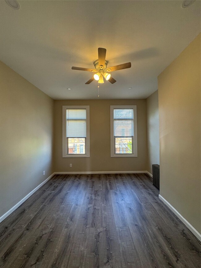Building Photo - 72-15 62nd St