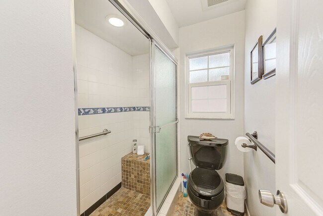 Building Photo - $500 Move-In Special – Limited Time!