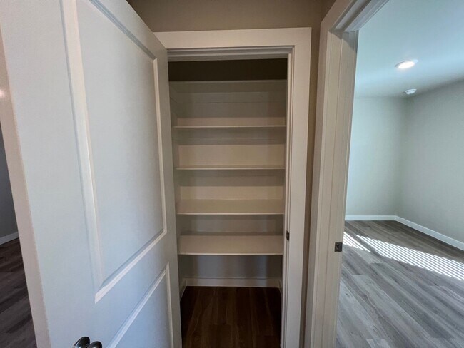 Building Photo - NEW 3 Bedroom In Harvest Development In Wo...