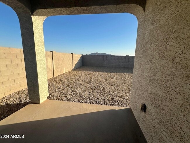 Building Photo - 1575 E Lardner Dr