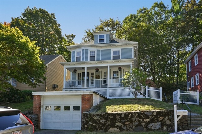 Building Photo - 32 Charles St